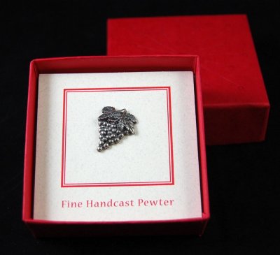 Smycke/pin Druvklase