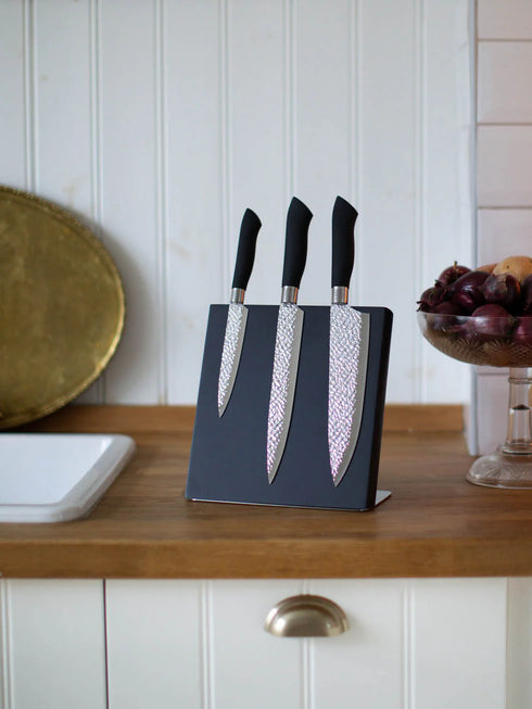 Akira Knivset i stål svart handtag