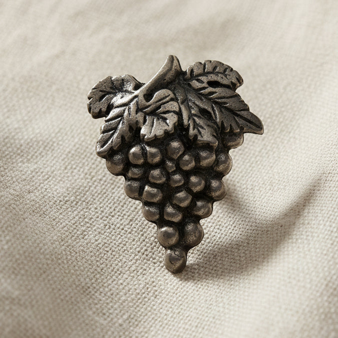 Smycke/pin Druvklase