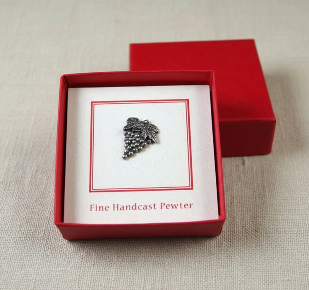 Smycke/pin Druvklase