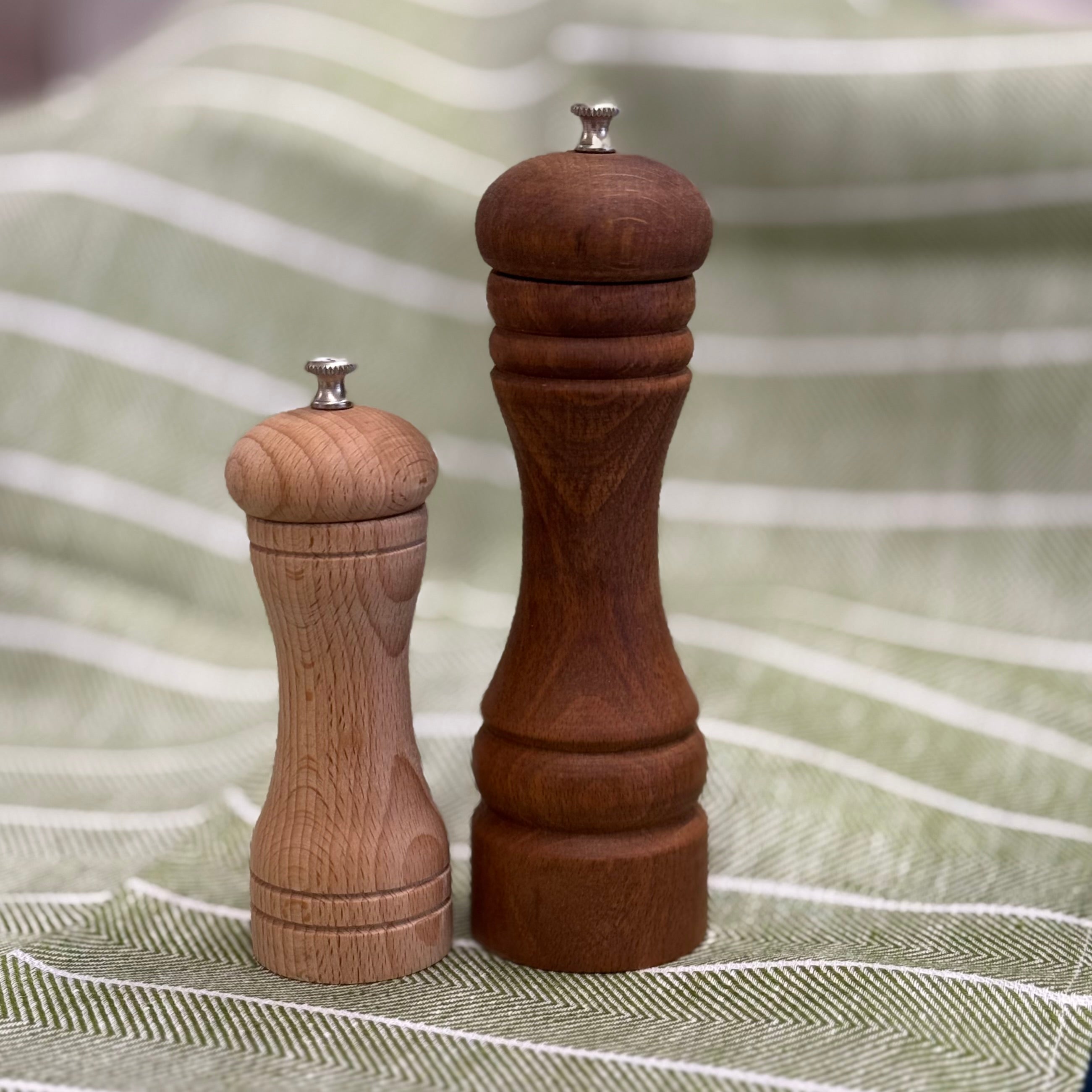 Saltkvarn i bok - 13 cm