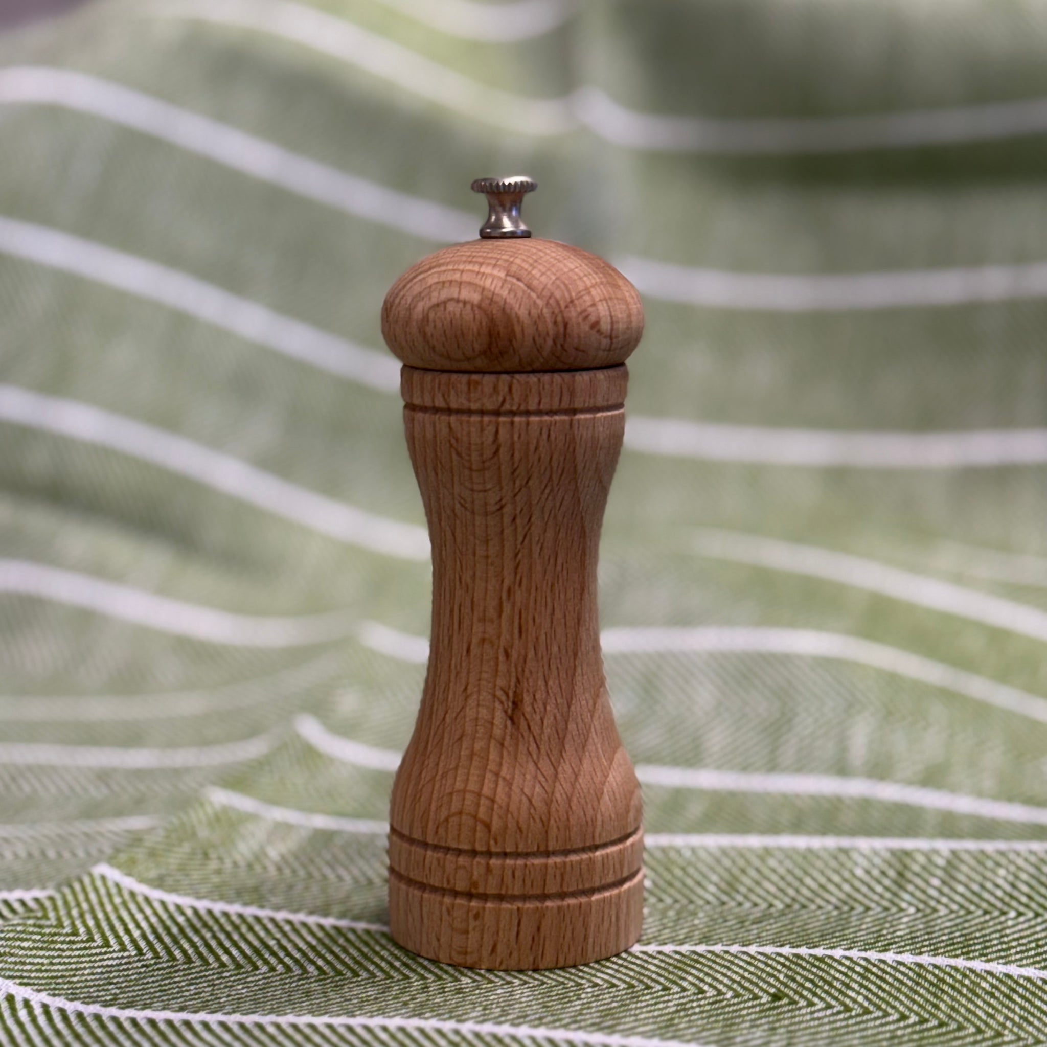 Saltkvarn i bok - 13 cm