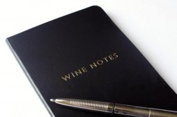 Pocketbok för vinprovningsanteckningar - 96 sidor.